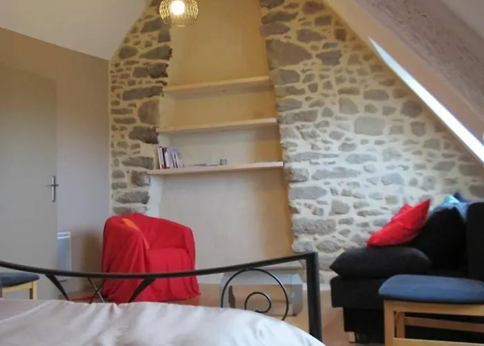 Convivial A Guerande Avec Terrasse Au Calme - Fr-1-306-1318